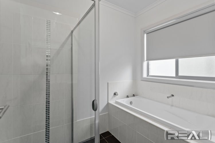 Photo - 13 Greentree Boulevard, Paralowie SA 5108 - Image 11