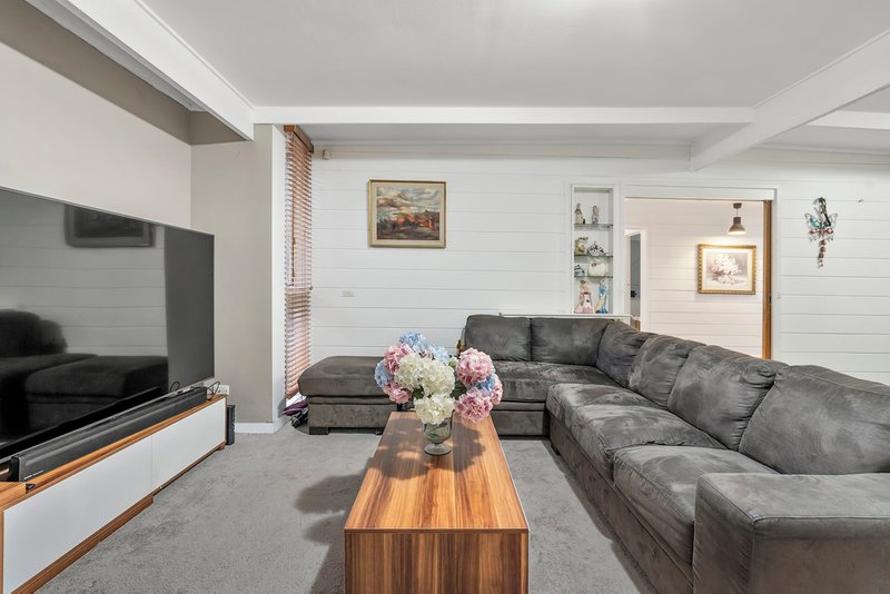 Photo - 13 Gregory Crescent, Mulgrave VIC 3170 - Image 4