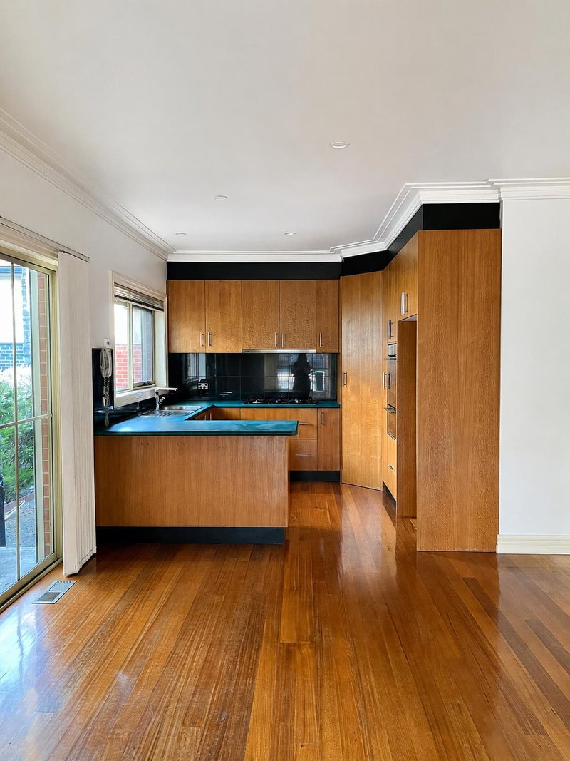 Photo - 1/3 Gregory Grove, Preston VIC 3072 - Image 4