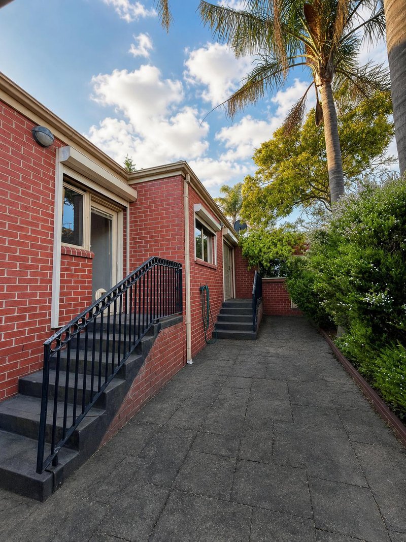 Photo - 1/3 Gregory Grove, Preston VIC 3072 - Image 11