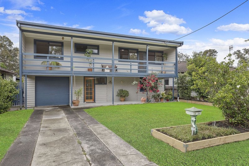 13 Gregory Street, Berkeley Vale NSW 2261