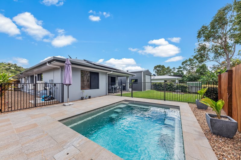 Photo - 13 Grevillea Place, Cannonvale QLD 4802 - Image 3