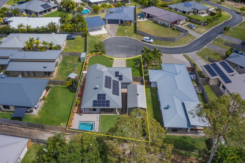 Photo - 13 Grevillea Place, Cannonvale QLD 4802 - Image 18