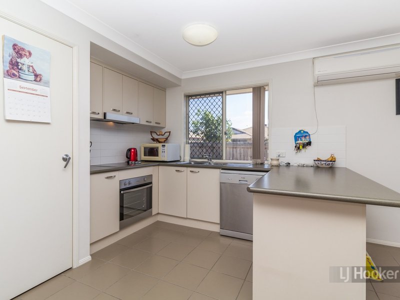 Photo - 13 Griffen Place, Crestmead QLD 4132 - Image 2