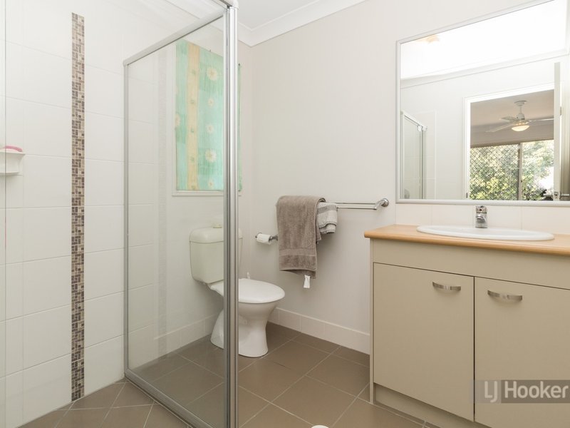 Photo - 13 Griffen Place, Crestmead QLD 4132 - Image 5