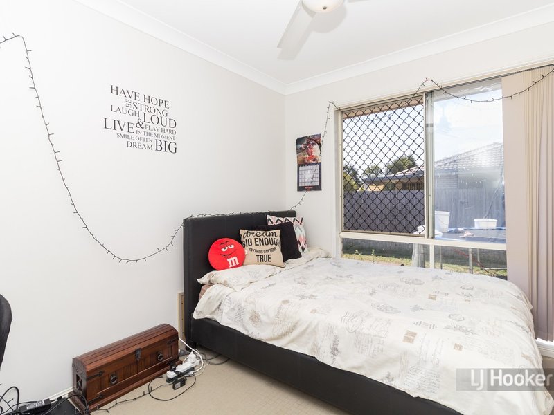 Photo - 13 Griffen Place, Crestmead QLD 4132 - Image 8