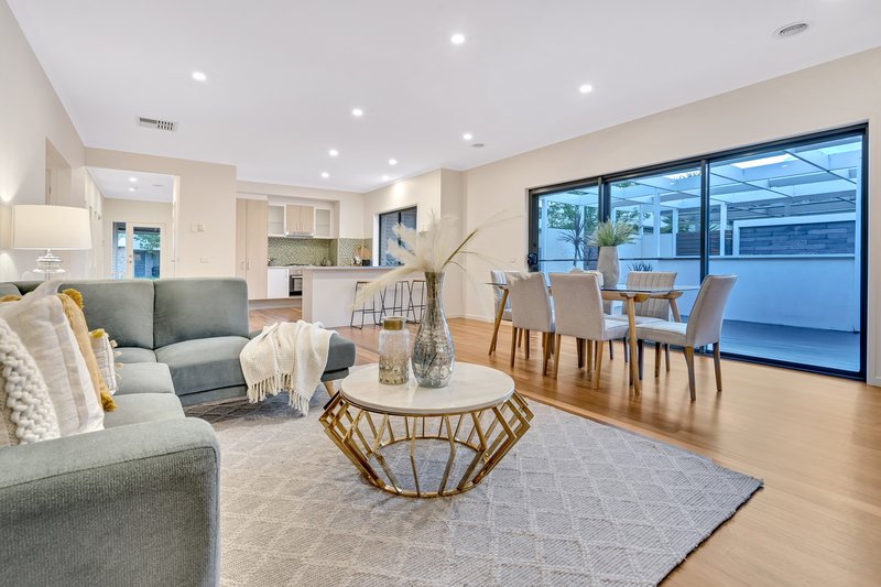 Photo - 13 Grosvenor Square, Craigieburn VIC 3064 - Image 13