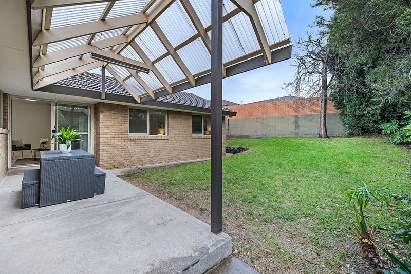 Photo - 13 Guinevere Parade, Glen Waverley VIC 3150 - Image 10