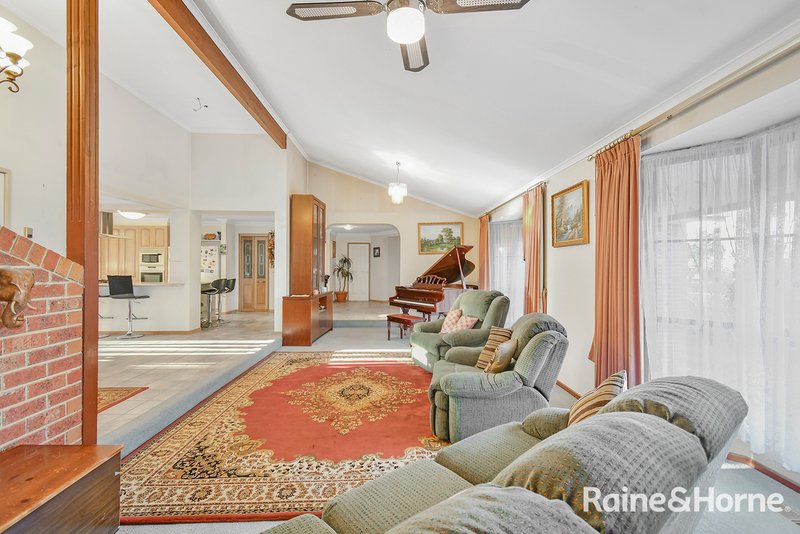 Photo - 13 Halcyon Way, Narre Warren South VIC 3805 - Image 6