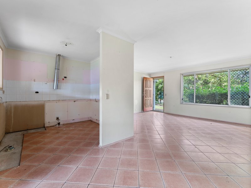 Photo - 13 Halfmoon Street, Browns Plains QLD 4118 - Image 7