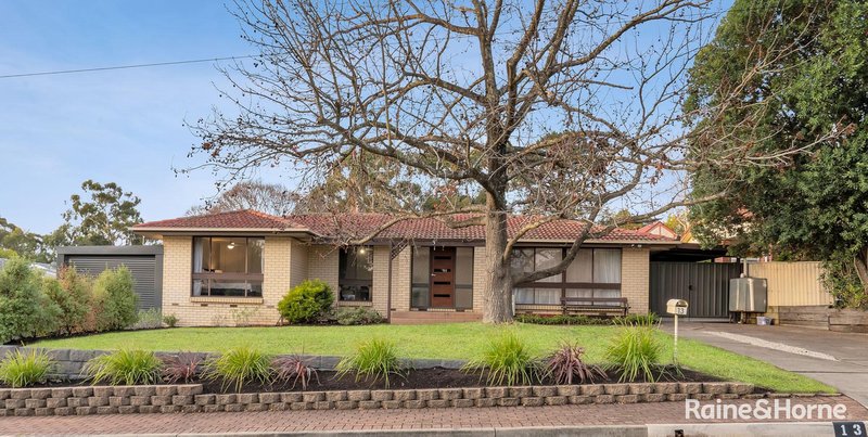 Photo - 13 Hamilton Crescent, Aberfoyle Park SA 5159 - Image 2