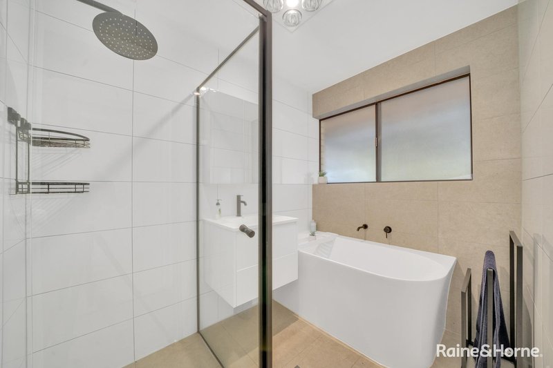 Photo - 13 Hamilton Crescent, Aberfoyle Park SA 5159 - Image 16