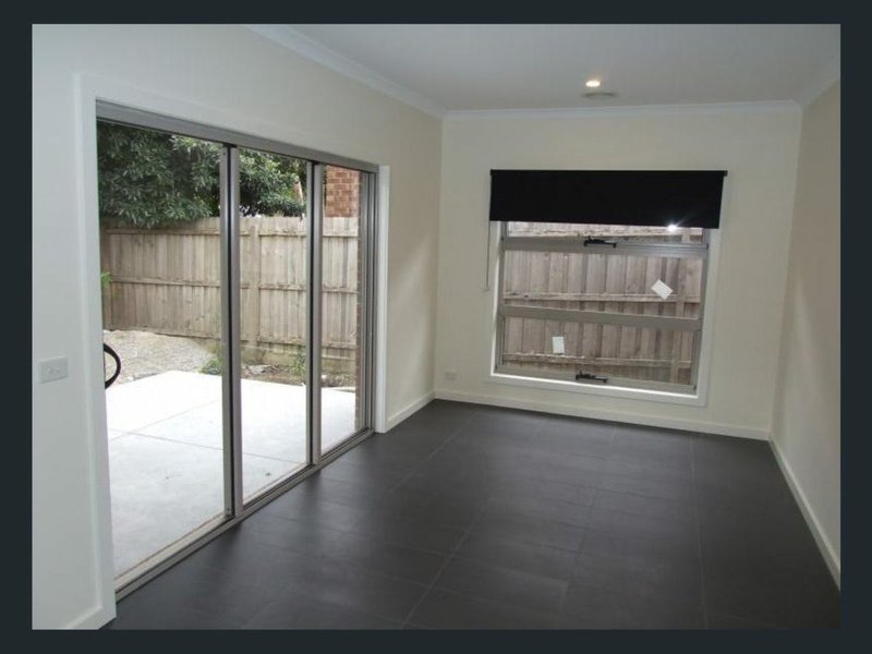 Photo - 13 Hansford Close, Kilsyth VIC 3137 - Image 3