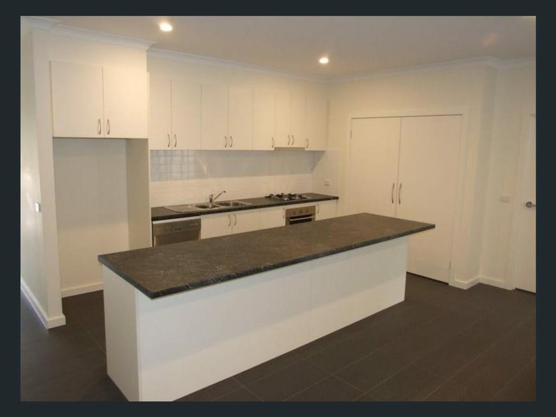 Photo - 13 Hansford Close, Kilsyth VIC 3137 - Image 4