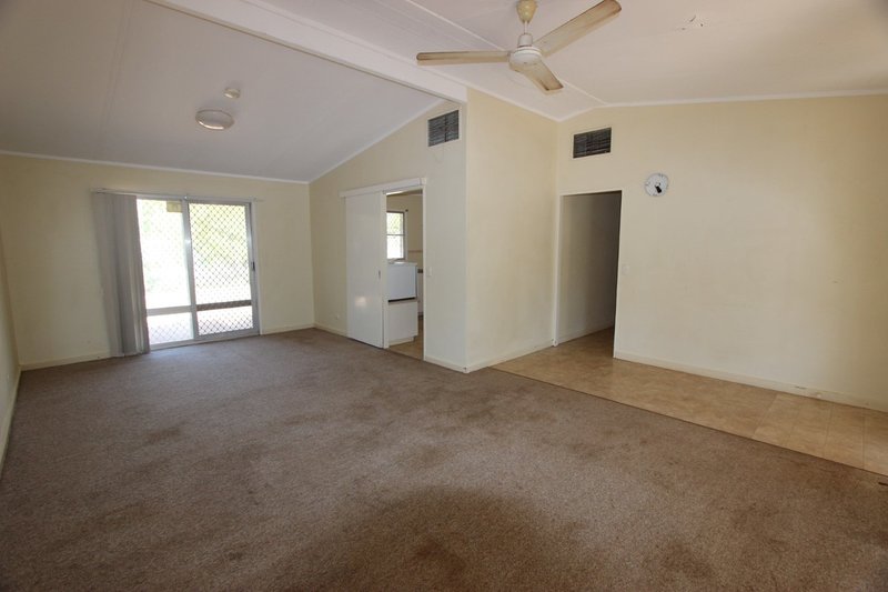 Photo - 13 Harding Way, Bulgarra WA 6714 - Image 2