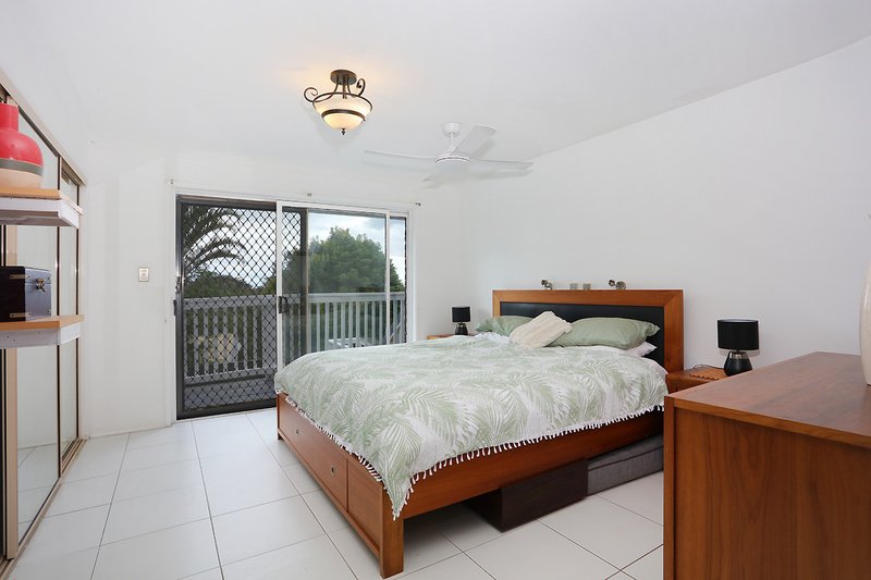 Photo - 13 Harneil Place, Carrara QLD 4211 - Image 7