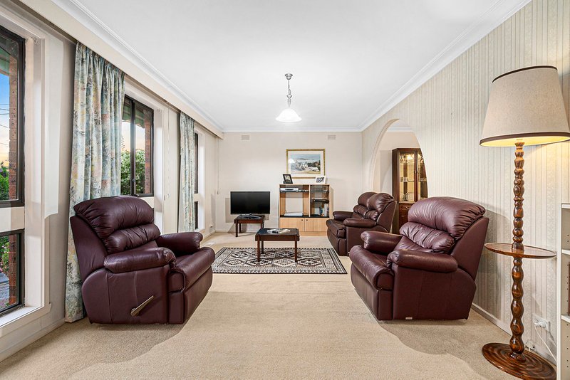 Photo - 13 Harris Crescent, Glen Waverley VIC 3150 - Image 4