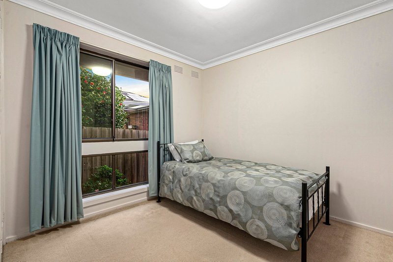 Photo - 13 Harris Crescent, Glen Waverley VIC 3150 - Image 8