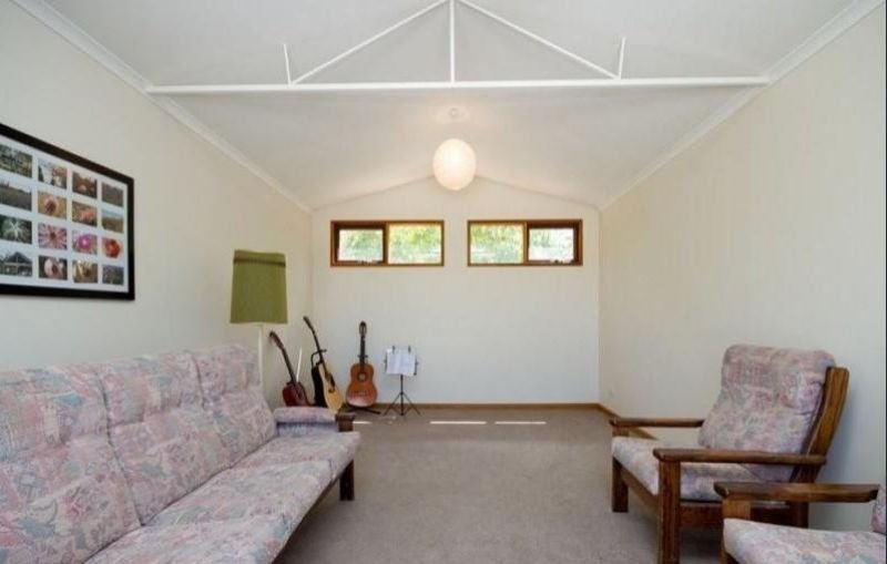 Photo - 13 Harvey Ave , Victor Harbor SA 5211 - Image 11