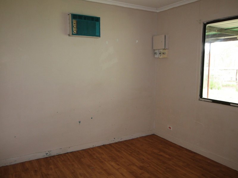 Photo - 13 Harvey Road, Forest Hill QLD 4342 - Image 11