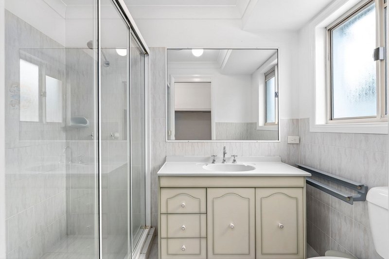 Photo - 13 Hastings Cresent , Carrara QLD 4211 - Image 4