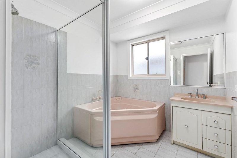 Photo - 13 Hastings Cresent , Carrara QLD 4211 - Image 7