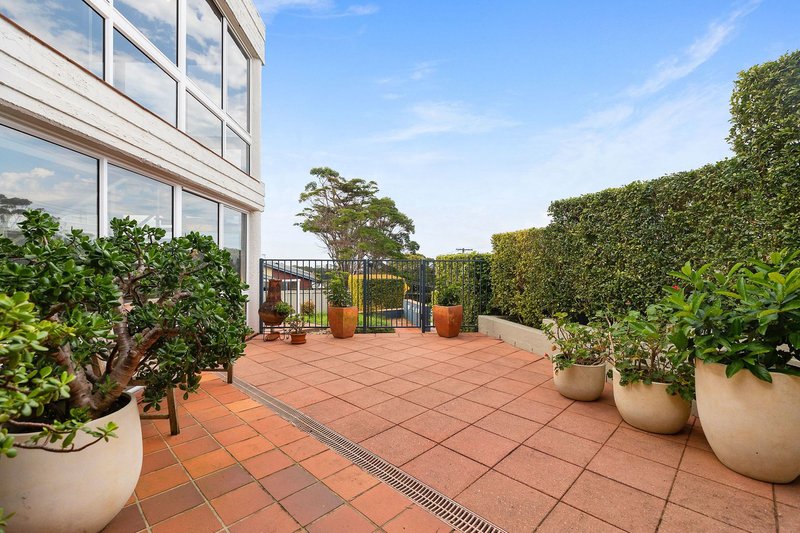 Photo - 1/3 Hastings Road, Terrigal NSW 2260 - Image 11