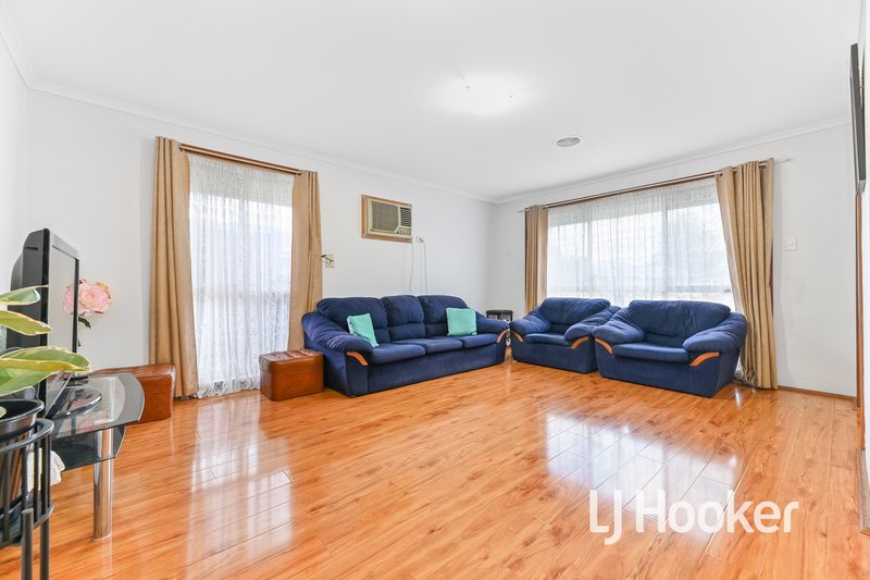 Photo - 13 Hawking Avenue, Hampton Park VIC 3976 - Image 2