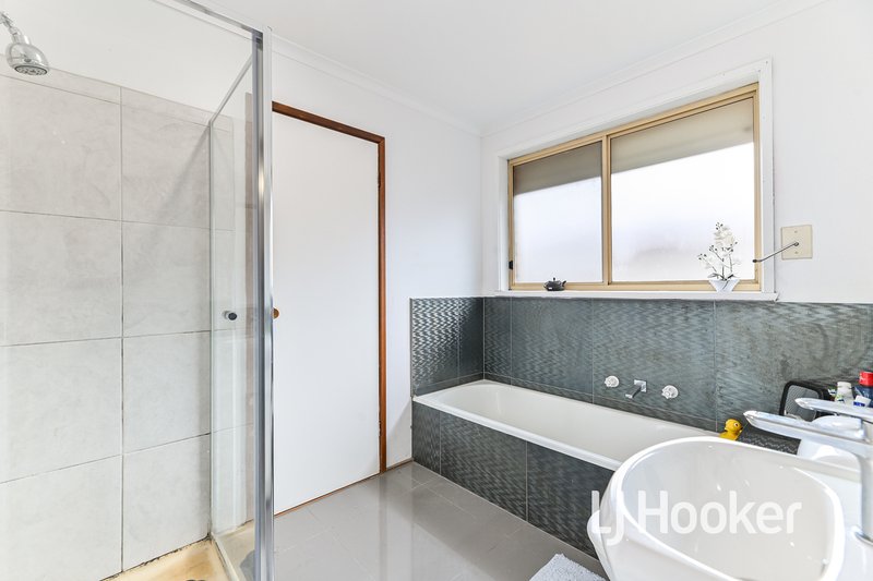 Photo - 13 Hawking Avenue, Hampton Park VIC 3976 - Image 8