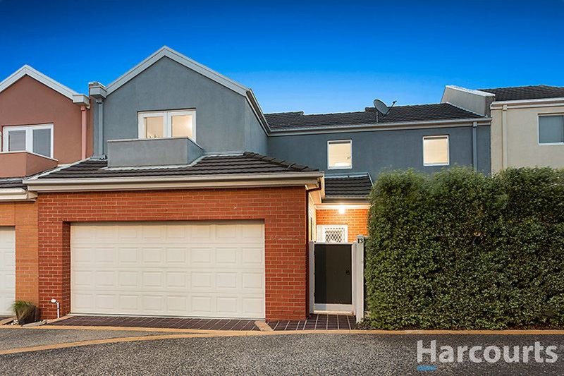 Photo - 13 Hawthorn Way, Glen Waverley VIC 3150 - Image 4