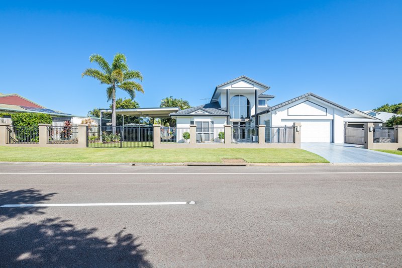 Photo - 13 Headsail Drive, Banksia Beach QLD 4507 - Image 5