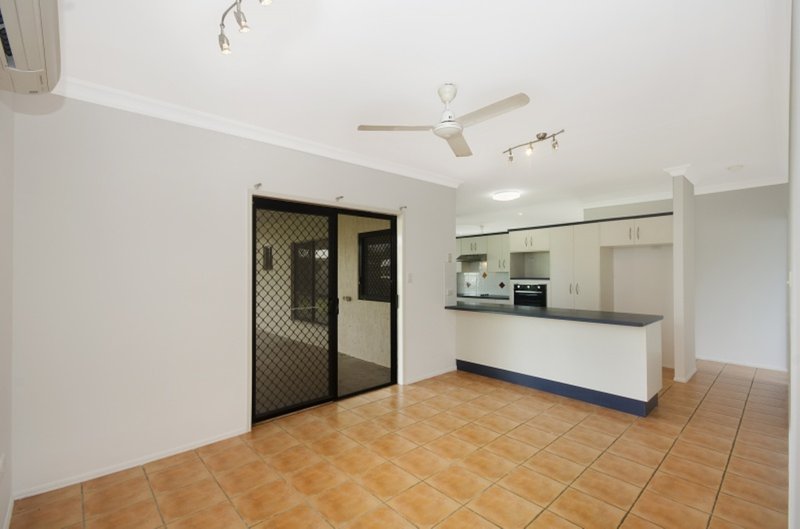 Photo - 13 Heather Avenue, Rasmussen QLD 4815 - Image 5