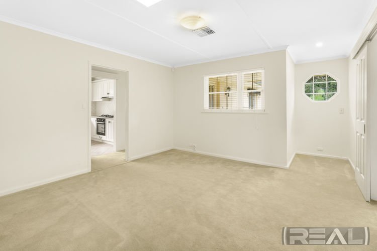 Photo - 13 Heathfield Road, Bellevue Heights SA 5050 - Image 9