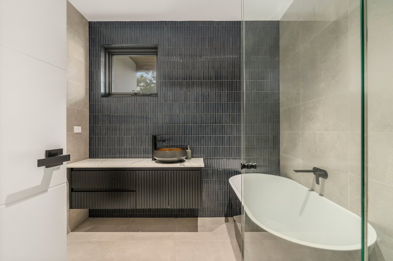 Photo - 13 Henderson Road, Bexley NSW 2207 - Image 9