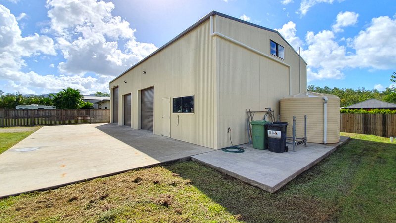 Photo - 13 Henderson Street, Cannonvale QLD 4802 - Image 4