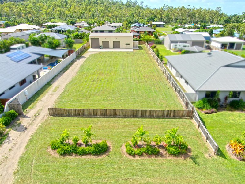 Photo - 13 Henderson Street, Cannonvale QLD 4802 - Image 14