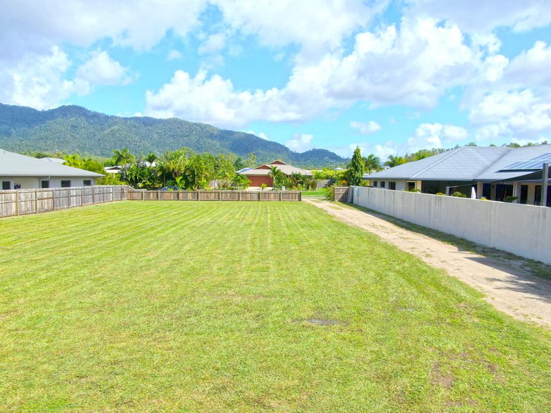 Photo - 13 Henderson Street, Cannonvale QLD 4802 - Image 16