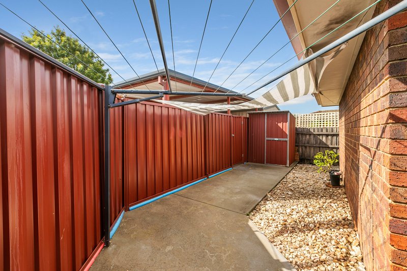 Photo - 1/3 Henry Drive, Altona Meadows VIC 3028 - Image 9