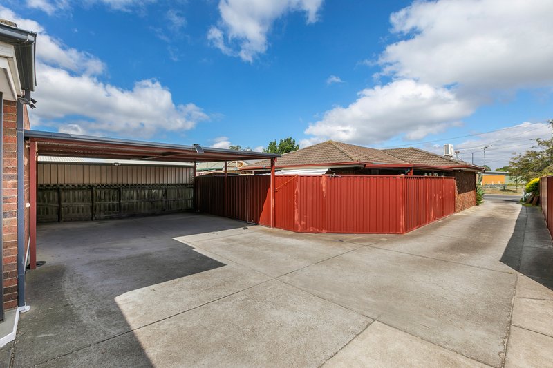 Photo - 1/3 Henry Drive, Altona Meadows VIC 3028 - Image 10