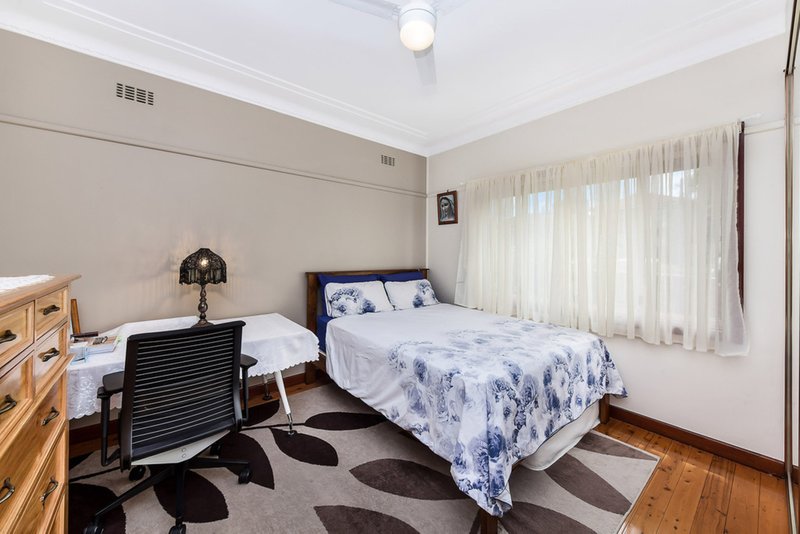 Photo - 13 Henty Street, Yagoona NSW 2199 - Image 5