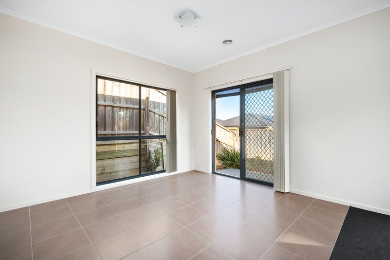 Photo - 13 Herbert Street, Pakenham VIC 3810 - Image 3