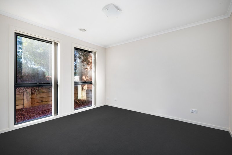 Photo - 13 Herbert Street, Pakenham VIC 3810 - Image 5