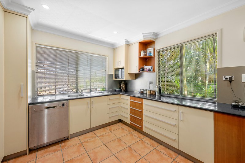 Photo - 13 Hibiscus Avenue, Kin Kora QLD 4680 - Image 4