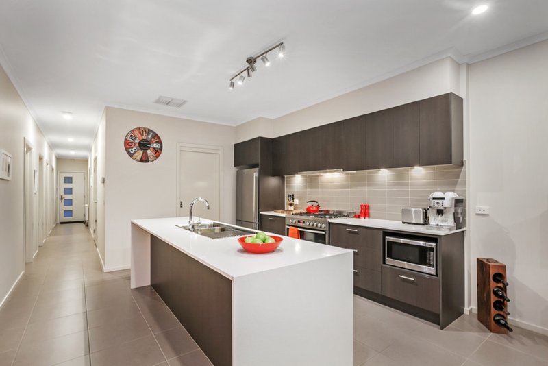 Photo - 13 Hickory Place, Epping VIC 3076 - Image 3