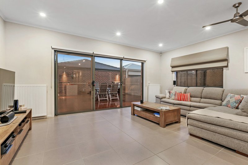 Photo - 13 Hickory Place, Epping VIC 3076 - Image 7