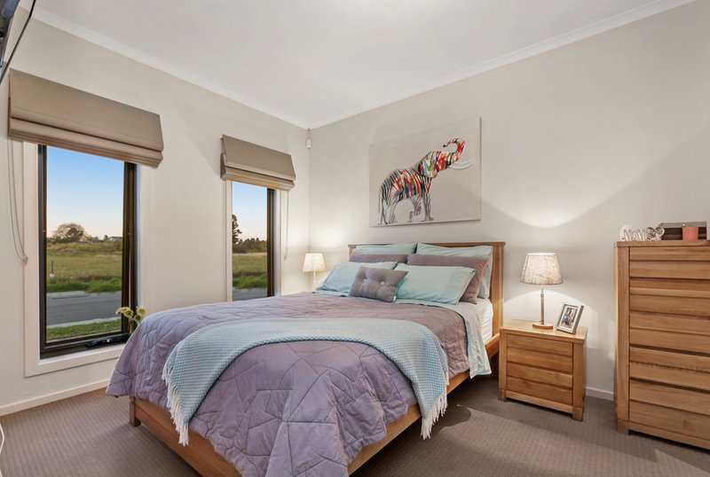 Photo - 13 Hickory Place, Epping VIC 3076 - Image 10