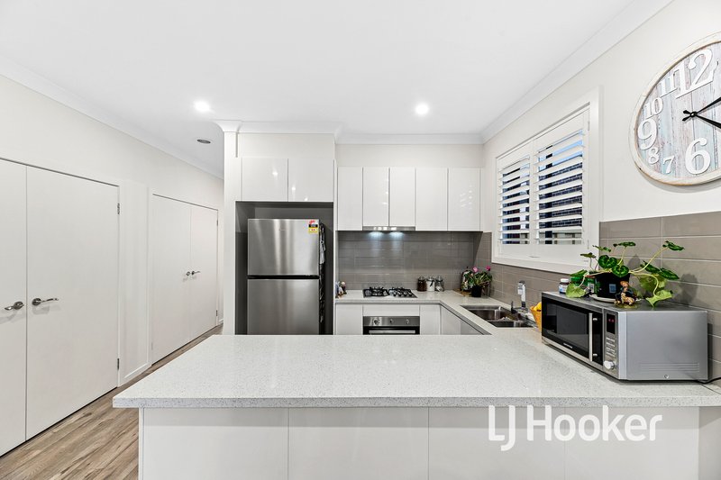 Photo - 13 Higgins Court, Pakenham VIC 3810 - Image 3