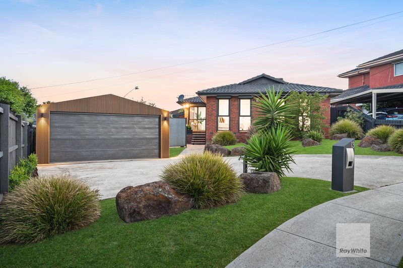 13 Highcliffe Close, Gladstone Park VIC 3043