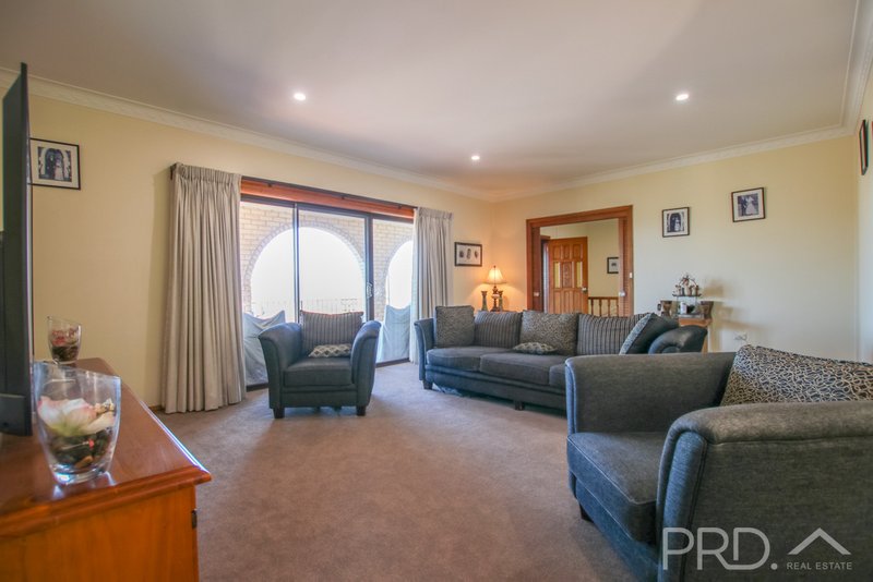 Photo - 13 Highland Avenue, Tumut NSW 2720 - Image 7