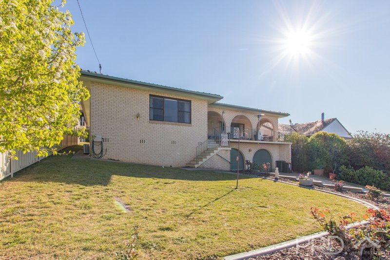 Photo - 13 Highland Avenue, Tumut NSW 2720 - Image 18